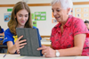 Handy, Tablet oder Laptop – Schüler zeigen Senioren wie’s geht!