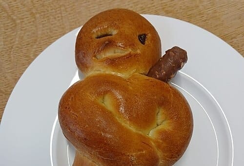 Grittibänze-Backen begeistert Kinder im Eltern-Kind-Treff