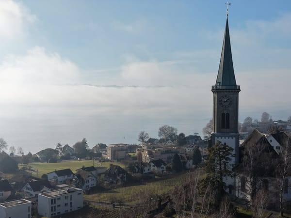 Steuerfuss bleibt bei 11%: Kirchgemeinde sagt Ja zu Budget 2026 und wählt Pfarrerin Görnitz