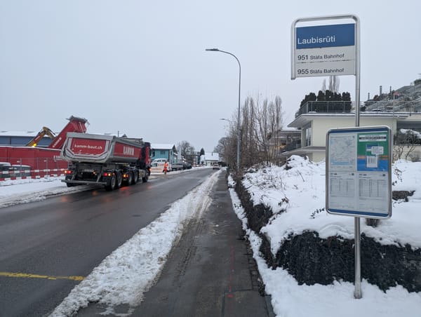 1 Jahr Grossbaustelle Laubisrütistrasse: Was Stäfner wissen müssen