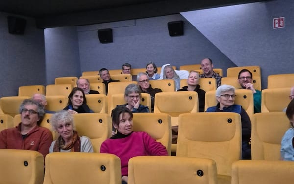 Film, Quiz und Politik: Wie die SP Männedorf durch Gemeinschaft aufblüht