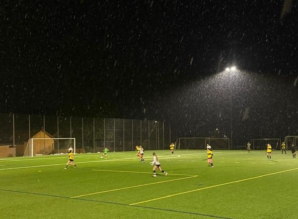 FC Männedorf triumphiert im Derby gegen Stäfa auf dem Frohberg