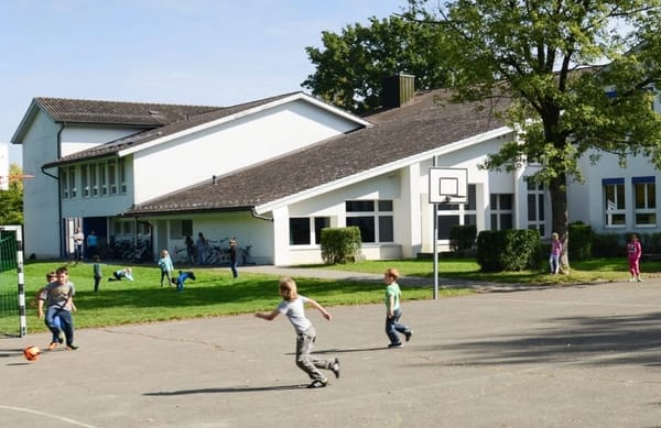 Stäfa schreibt Sanierung der Schulanlage Moritzberg aus