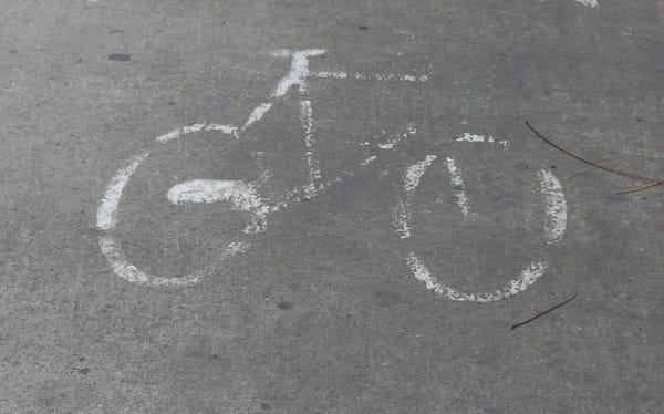 Velofahrer in Hombrechtikon verletzt – Zeugen gesucht