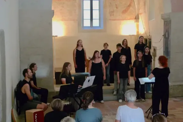 Jugendchor bringt Pop und Barock auf die Ufenau