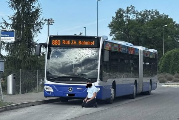 VZO-Fahrer betet bei Endhaltestelle in Stäfa – Verkehrsbetriebe verweisen auf interne Vorgaben