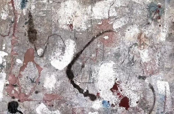 Metall, Licht und Farbschichten: «Spuren im Raum» in der Kulturschüür