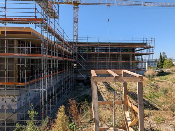 Neubau Lehrschwimmbad Stäfa: Dichtheitstest der Gebäudehülle bestanden