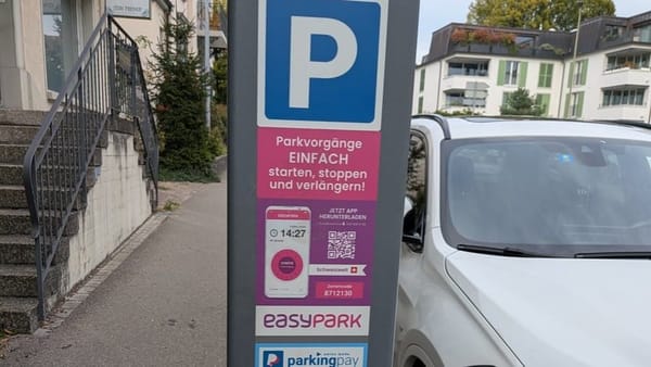 Gefälschter QR-Code an Stäfner Parkuhr: Wenn Parkieren zur Falle wird